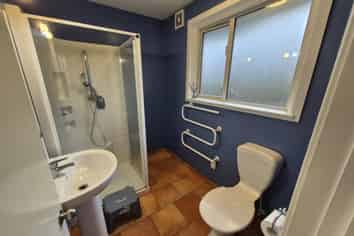 23A Truman Road, Bryndwr