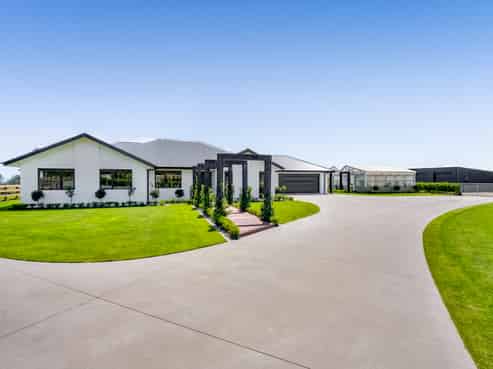 90 Peters Road, Egmont Village