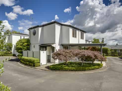 2/14 Greenwood Road, Havelock North
