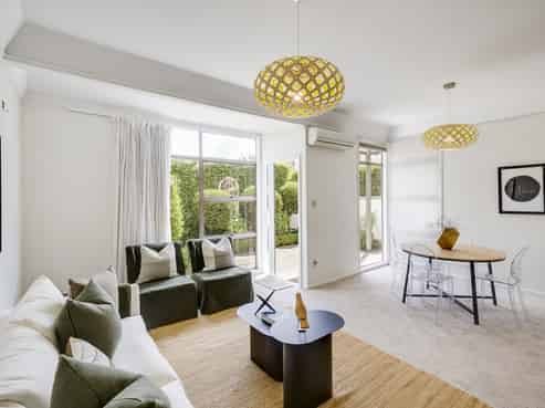 2/14 Greenwood Road, Havelock North