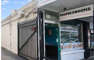 Secure single carpark 112 Main Highway