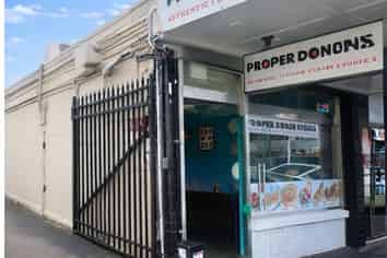 Secure single carpark 112 Main Highway