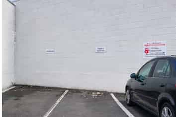 Secure single carpark 112 Main Highway