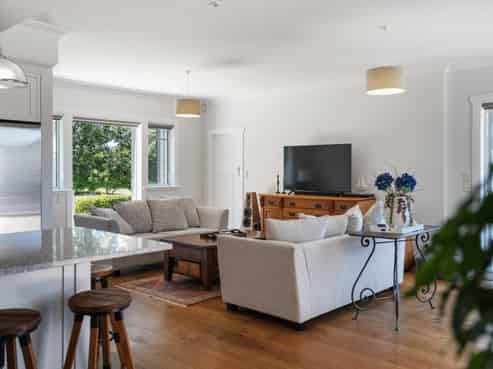 1228 State Highway 16, Waimauku