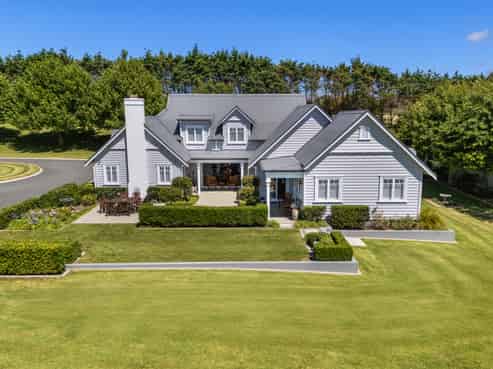 1228 State Highway 16, Waimauku