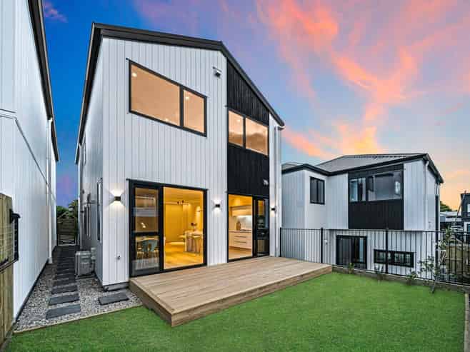 Lot 2, 1 Imatra Place, Sunnyhills