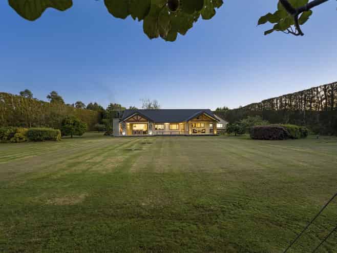 109 Old Railway Road, Riverhead