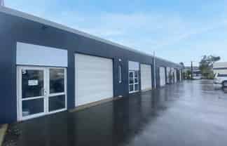 Tidy Warehouse & Office in Bromley 