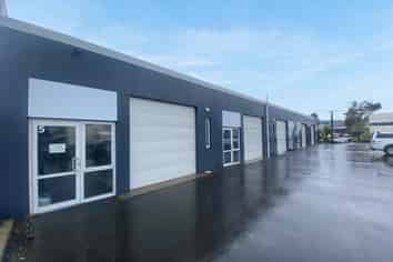Tidy Warehouse & Office in Bromley 
