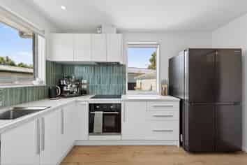 2/21 Cob Crescent, Woolston