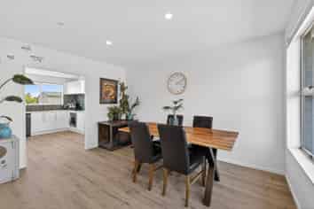 2/21 Cob Crescent, Woolston