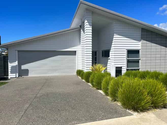 114 Colonial Drive, Silverdale