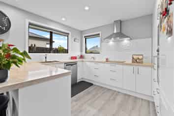 129 Middle Road, Allenton