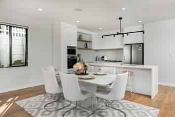 8C Albany Highway, Greenhithe