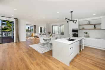 8C Albany Highway, Greenhithe