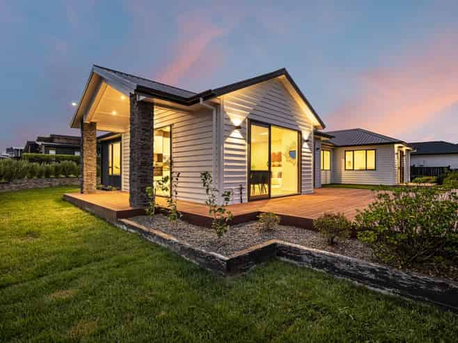 84 Maurice Kelly Road, Milldale