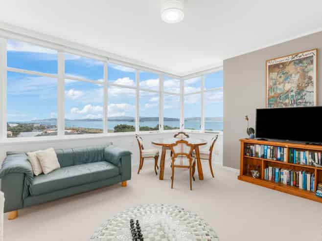 4B 33 Rimu Street, Eastbourne