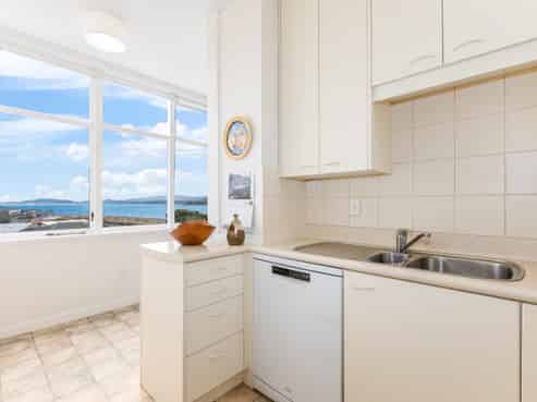 4B 33 Rimu Street, Eastbourne