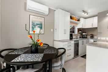 52A Moffat Road, Red Beach