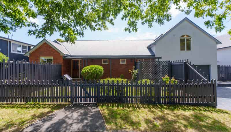 2 Delaware Crescent, Russley