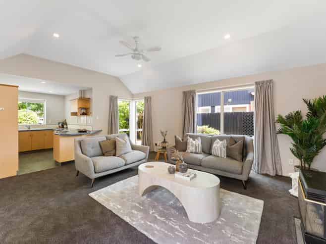 2 Delaware Crescent, Russley