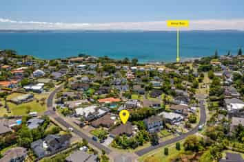 2 Commodore Court, Gulf Harbour