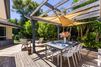 2 Commodore Court, Gulf Harbour