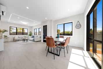 2/53 Hutchinsons Road, Bucklands Beach