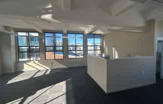 A Space which will delight to work from!