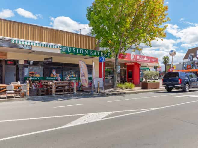 Blank Canvas Retail/Hospo on High Traffic Maxwell