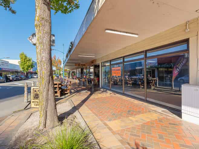 Blank Canvas Retail/Hospo on High Traffic Maxwell