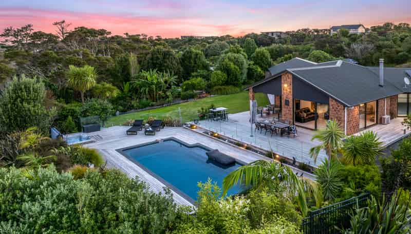 15 East Street, Mahurangi East