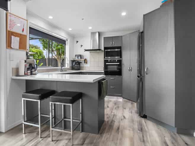 12 Preston Drive, Katikati