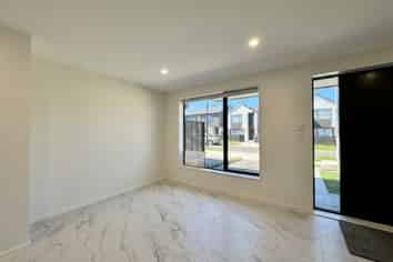 18 Paapaakiri Loop, Takanini