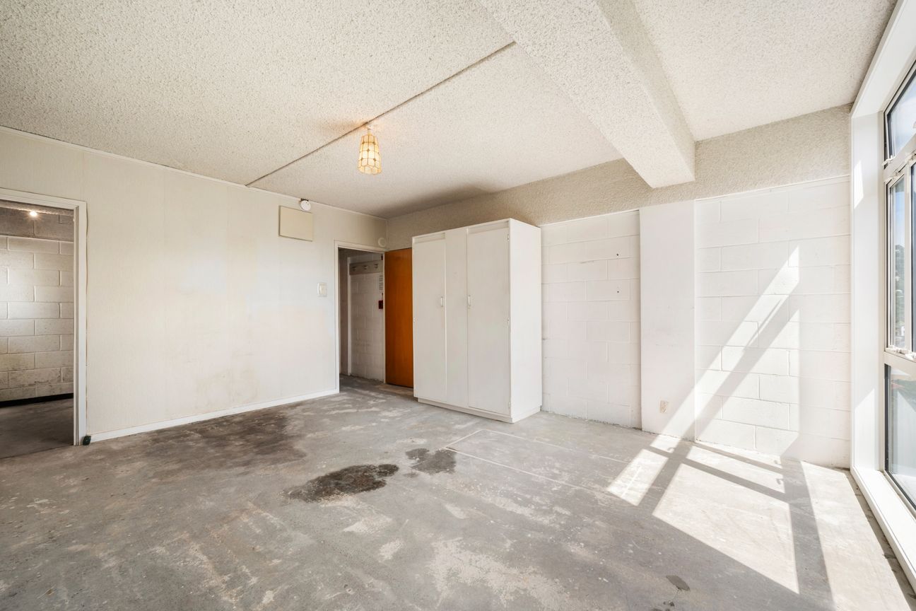 Sunny Corner Studio - Blank Canvas with Views – pohled 5