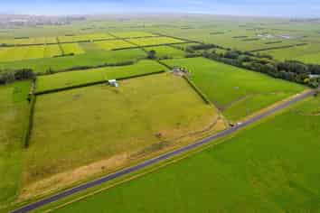 0n Normanby Road Lower, Manaia