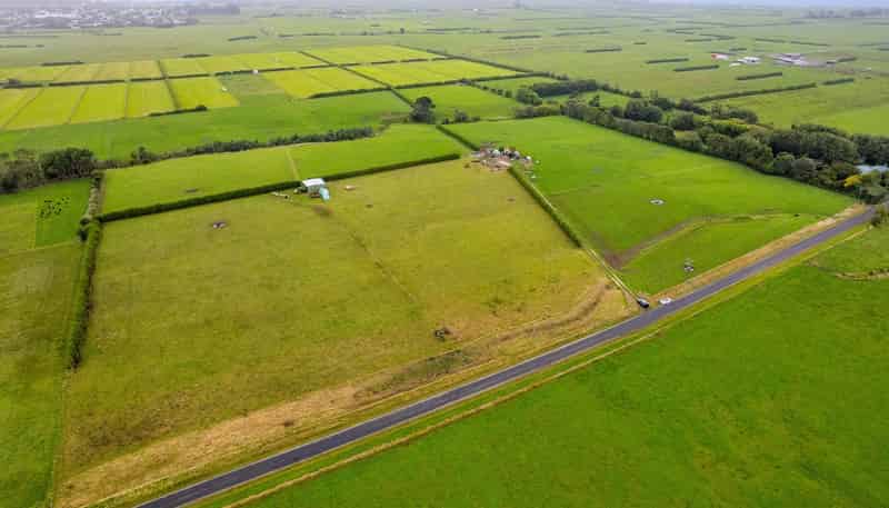 0n Normanby Road Lower, Manaia