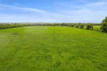 0n Normanby Road Lower, Manaia