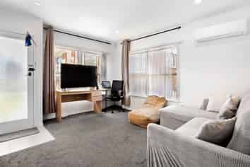 6/12 Raines Avenue, Forrest Hill