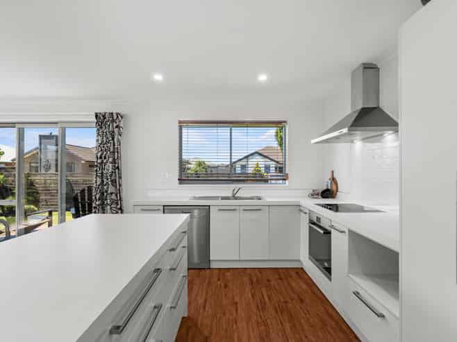 10 Hurricane Way, Wigram