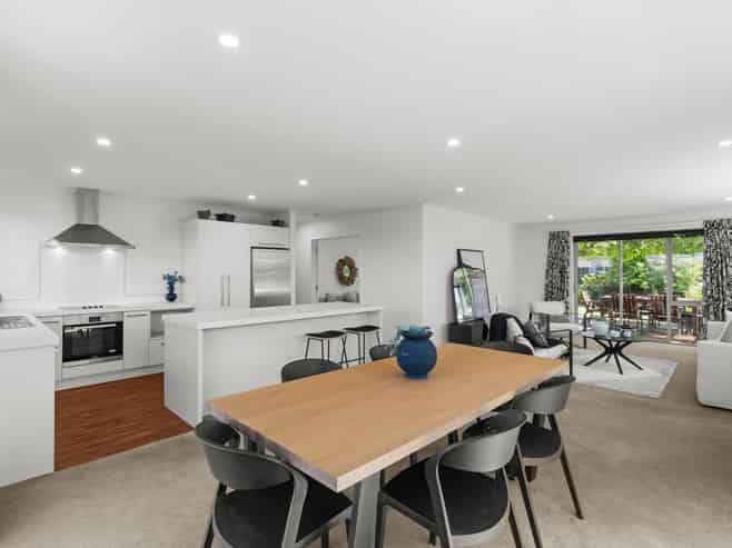 10 Hurricane Way, Wigram