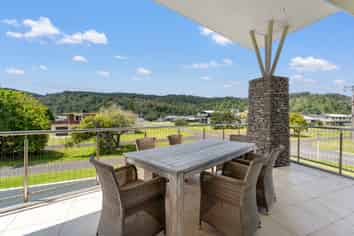 401 Harbour View Road, Whangamata