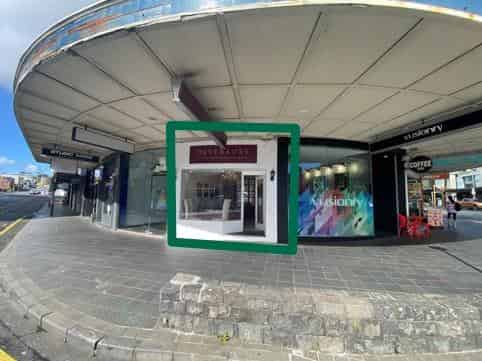 Broadway Corner Retail