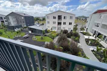 8/8 Glidepath Road, Hobsonville