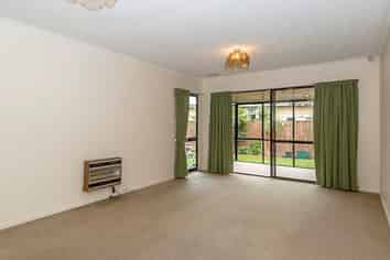 2/35 Division Street, Riccarton