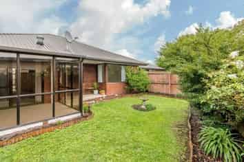 2/35 Division Street, Riccarton