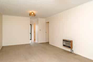 2/35 Division Street, Riccarton