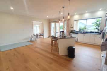 26 Scarlet Oak Drive, Albany