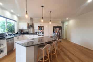 26 Scarlet Oak Drive, Albany