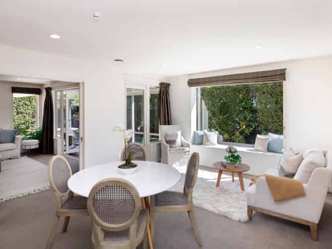 2/37 Avonhead Road, Avonhead